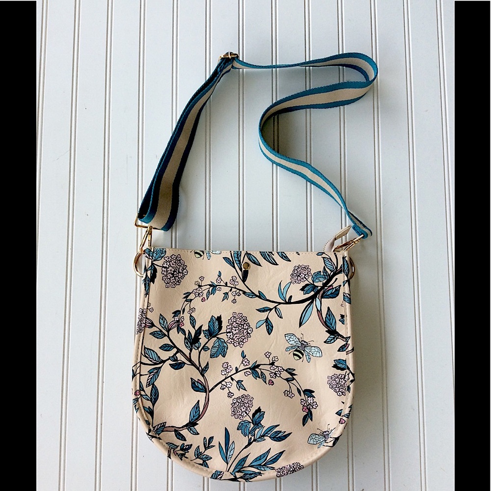 Ahdorned:  Floral & 🐝 Shoulder Bag.